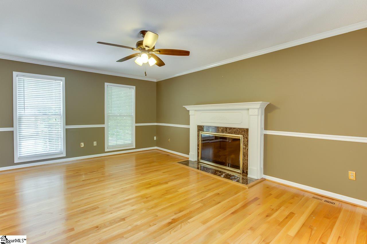305 Rochford Drive Easley, SC 29642 - Photo 8 of 36 Gallery Image 8