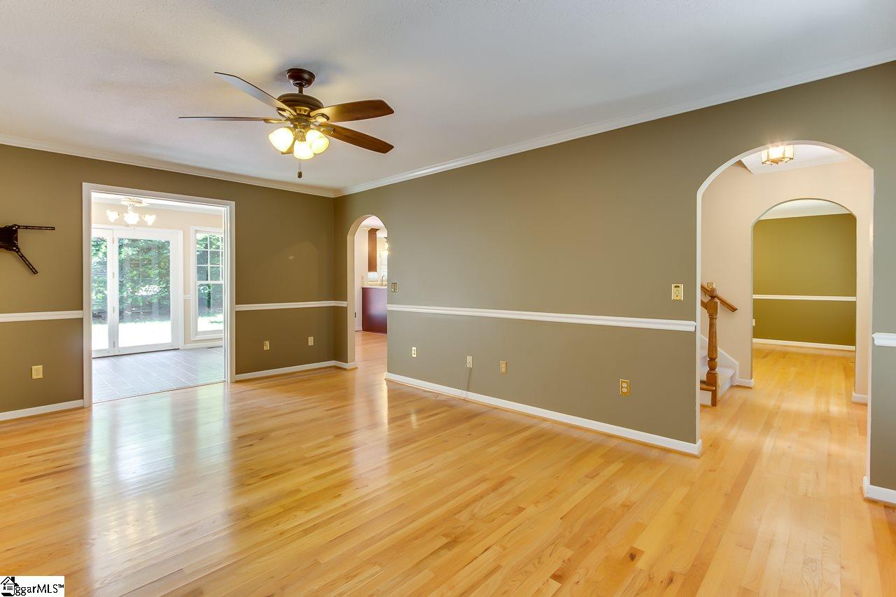305 Rochford Drive Easley, SC 29642 - Photo 9 of 36 Gallery Image 9