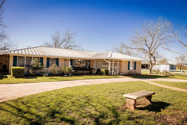 $365,000 | 8608 Captain Scott Road, Brenham, TX 77833