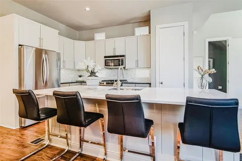 $3,500 | 1333 St Joseph Street, Unit 16, Dallas, TX 75204