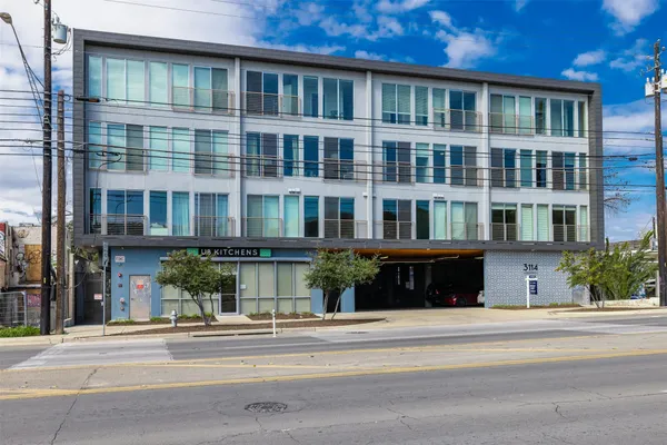 $2,400 | 3114 South Congress Avenue, Unit 302, Austin, TX 78704