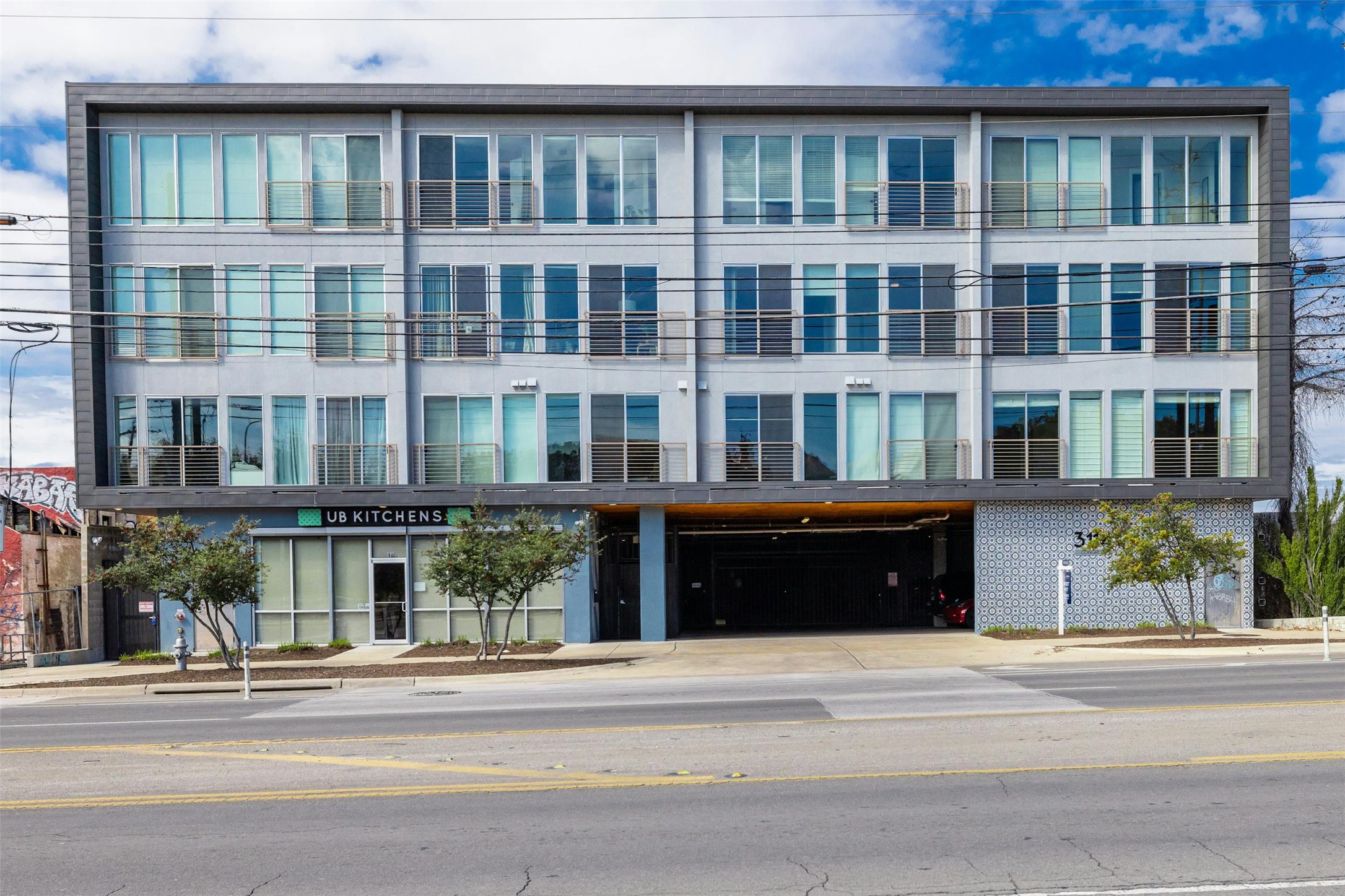 3114 South Congress Avenue, Unit 302 Austin, TX 78704 - Photo 27 of 28 a front view of a building