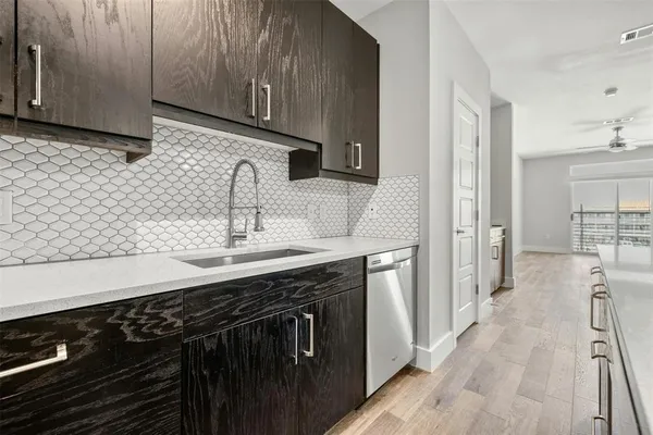 $2,400 | 3114 South Congress Avenue, Unit 302, Austin, TX 78704