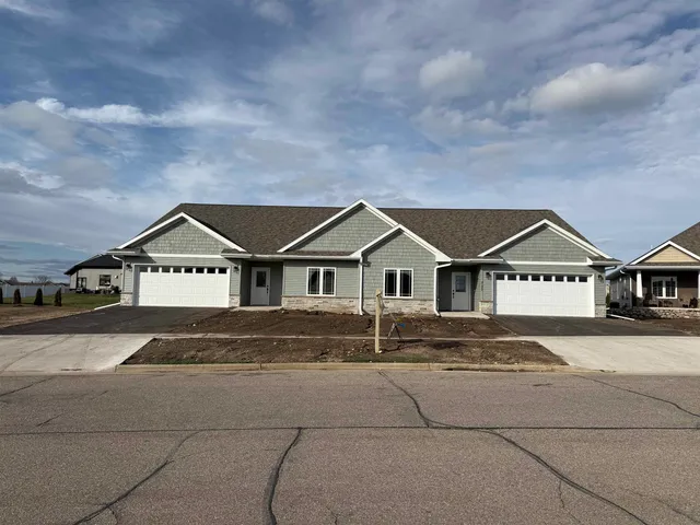 $348,900 | 3135 South Bartells Drive, Beloit, WI 53511
