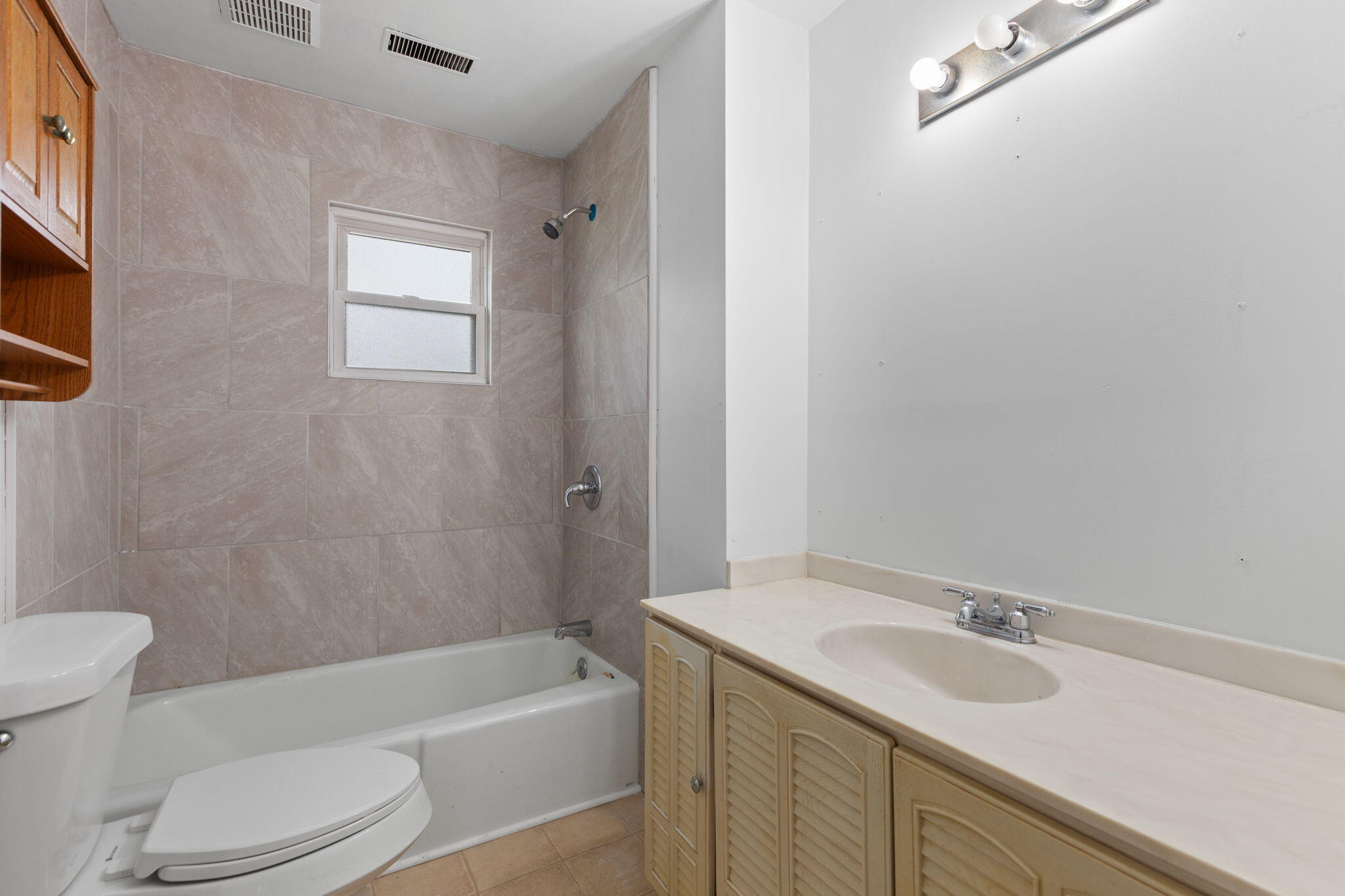 606 High Street Blissfield, MI 49228 - Photo 12 of 24 IMG_9082