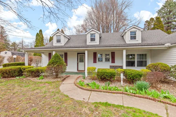 $185,000 | 606 High Street, Blissfield, MI 49228