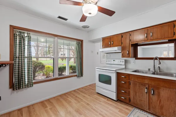 $185,000 | 606 High Street, Blissfield, MI 49228