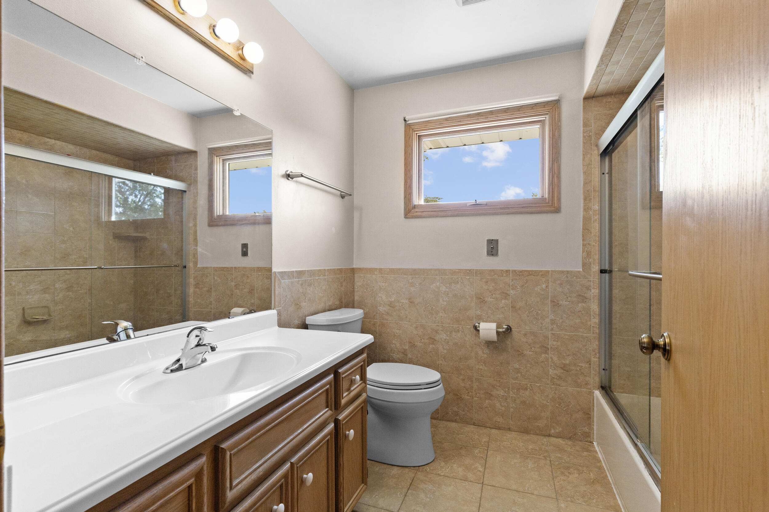 429 West Apple Tree Road Glendale, WI 53217 - Photo 19 of 34 Full Bath on Upper Floor