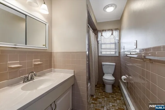 $3,800 | 64 Gilbert Avenue, Elmwood Park, NJ 07407