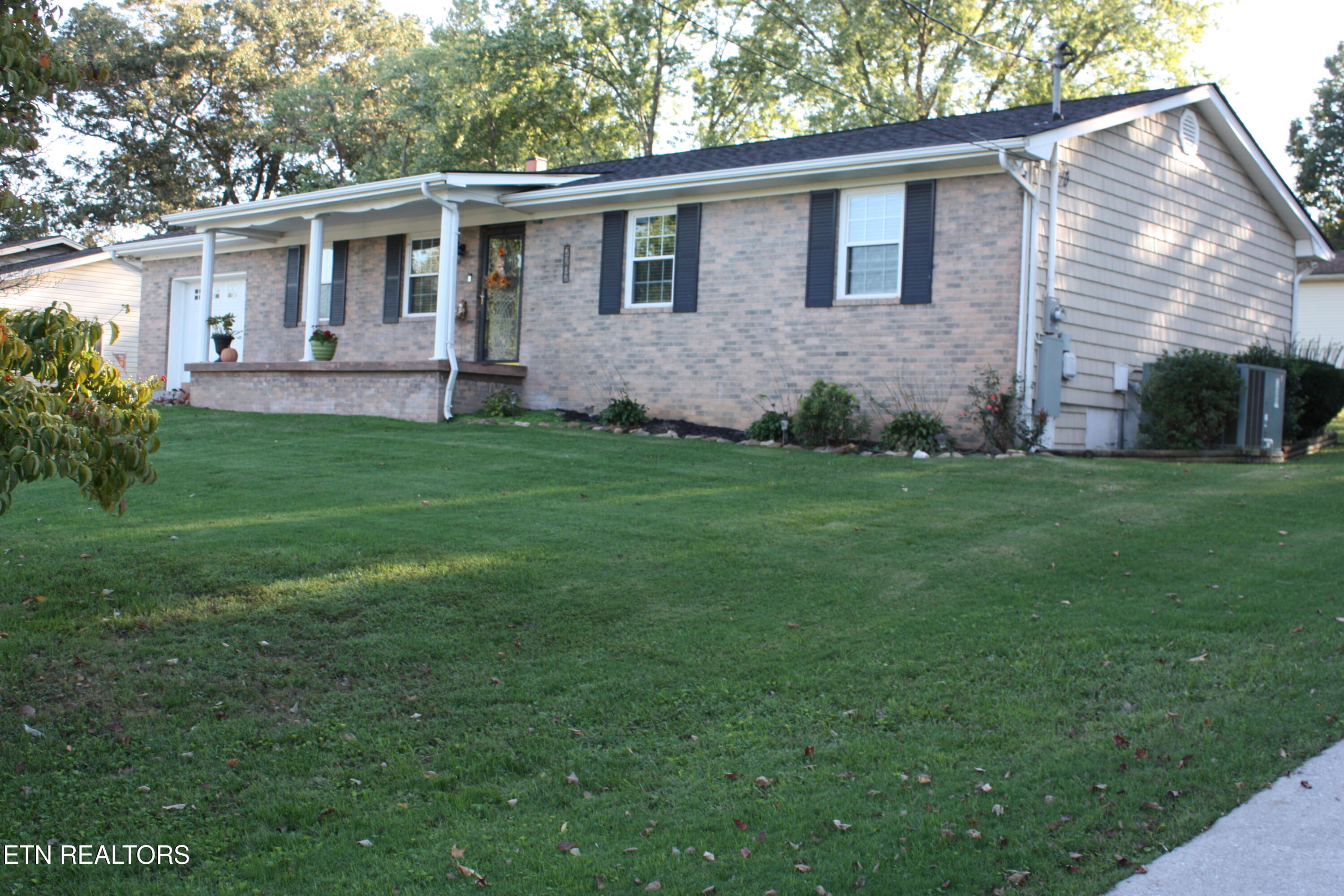 7707 Windsong Road Powell, TN 37849 - Photo 3 of 33 IMG_2801