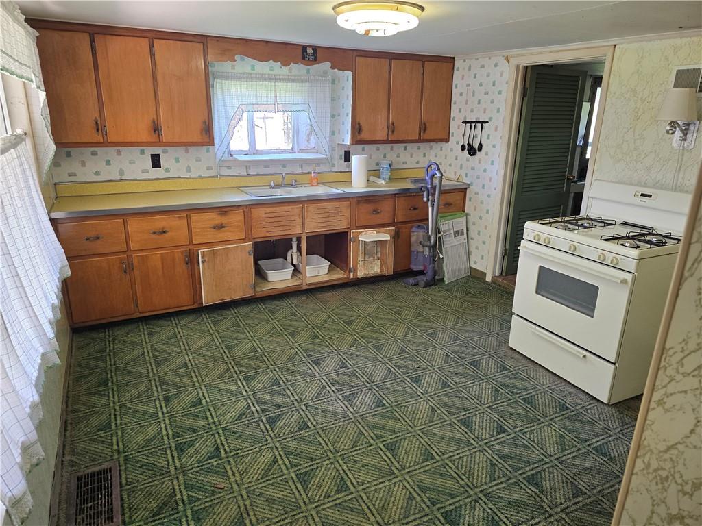 498 Lardintown Road Tarentum, PA 15084 - Photo 6 of 11