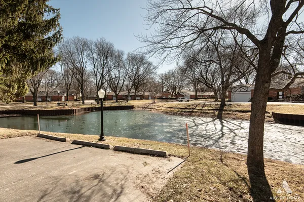 $399,999 | 2 Stuart On Oxford, Rolling Meadows, IL 60008