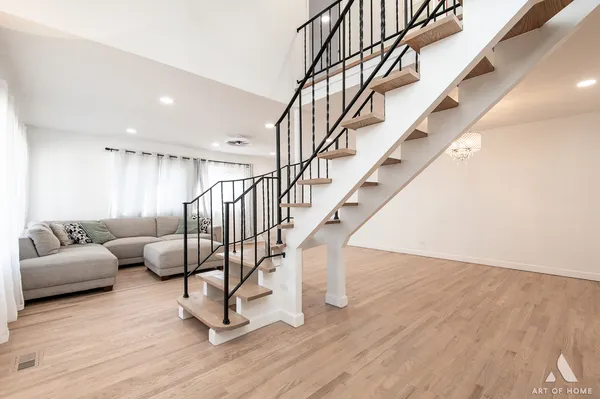 $399,999 | 2 Stuart On Oxford, Rolling Meadows, IL 60008