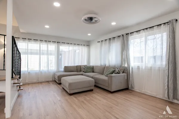 $399,999 | 2 Stuart On Oxford, Rolling Meadows, IL 60008