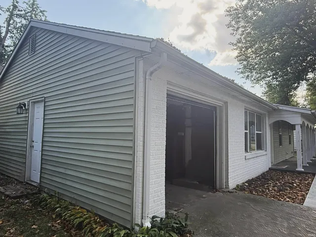 $149,900 | 809 East Azalia Drive, Terre Haute, IN 47802