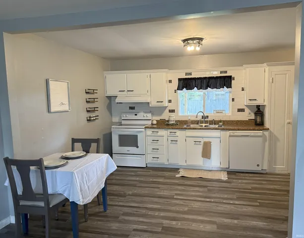 $149,900 | 809 East Azalia Drive, Terre Haute, IN 47802