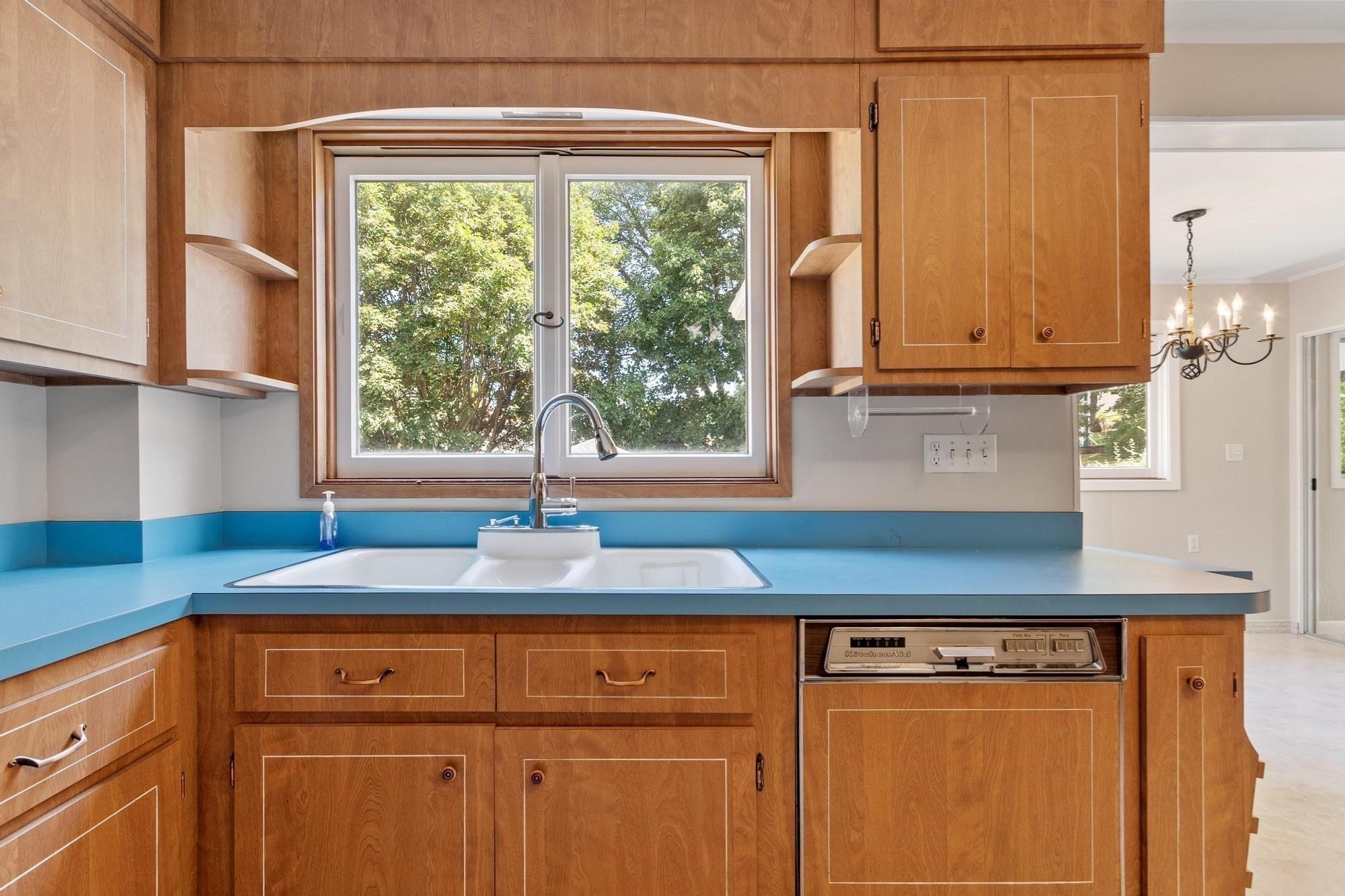 18 Smith Road Saugus, MA 01906 - Photo 10 of 35 Gallery Image 10
