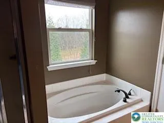 $375,000 | 1125 King Way, Breinigsville, PA 18031