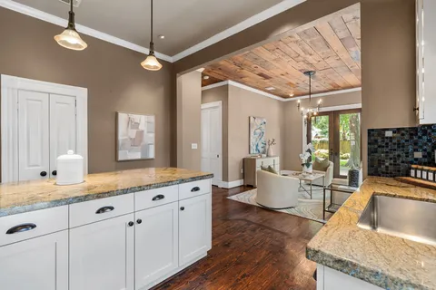 $995,000 | 1421 Columbia Street, Houston, TX 77008