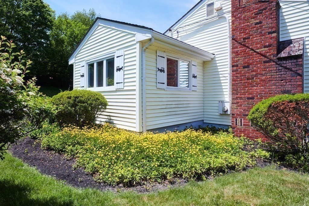 43 Ridgewood Road Milton, MA 02186 - Photo 13 of 32 Gallery Image 13