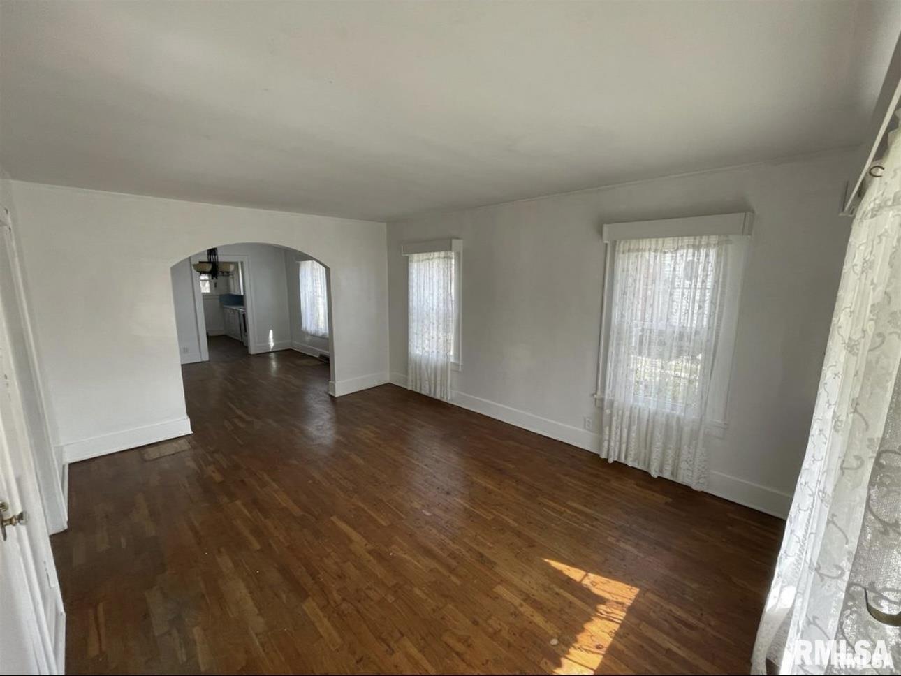425 East 5th Street Flora, IL 62839 - Photo 11 of 47 Gallery Image 11
