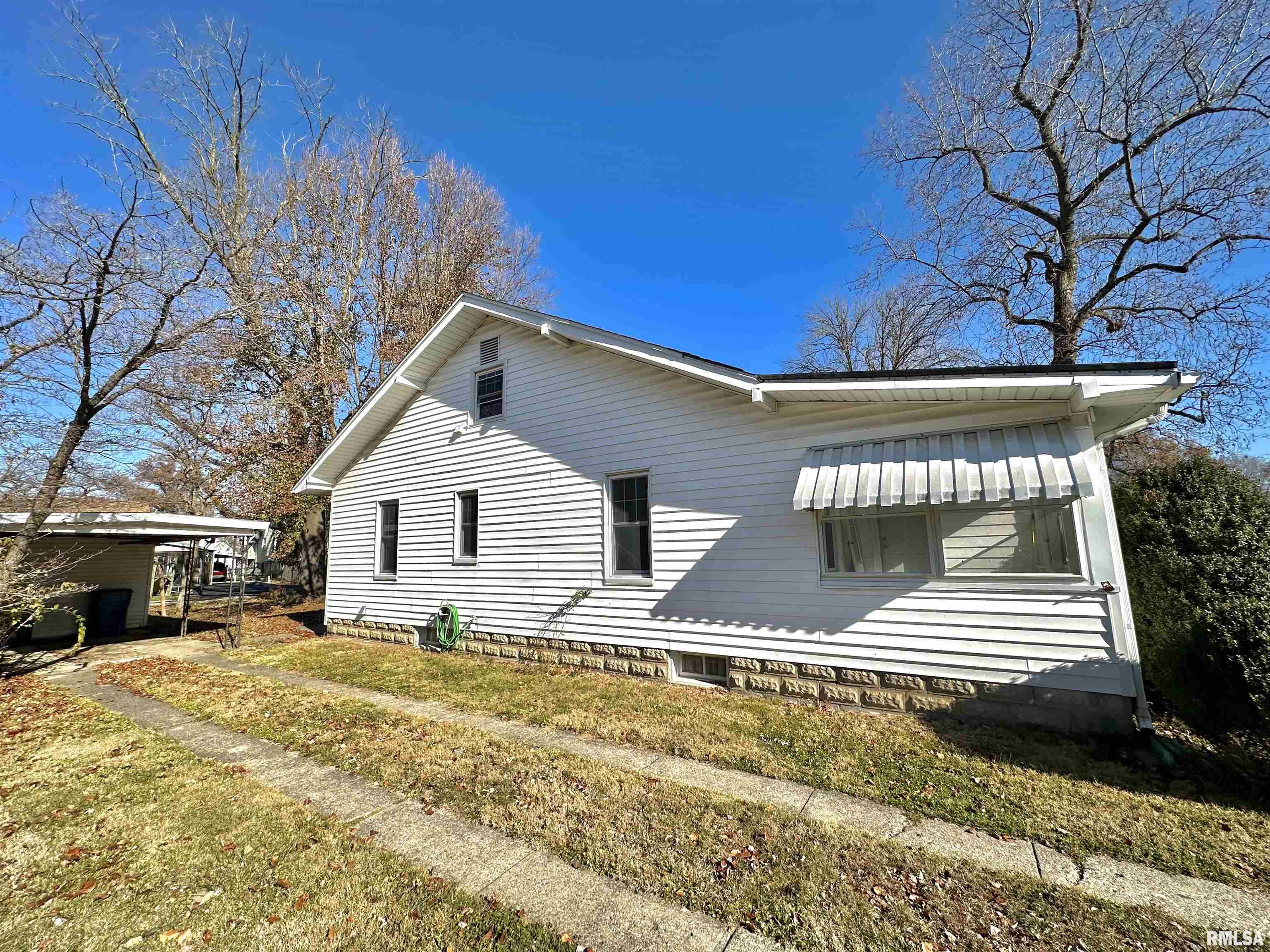 425 East 5th Street Flora, IL 62839 - Photo 6 of 47 Gallery Image 6