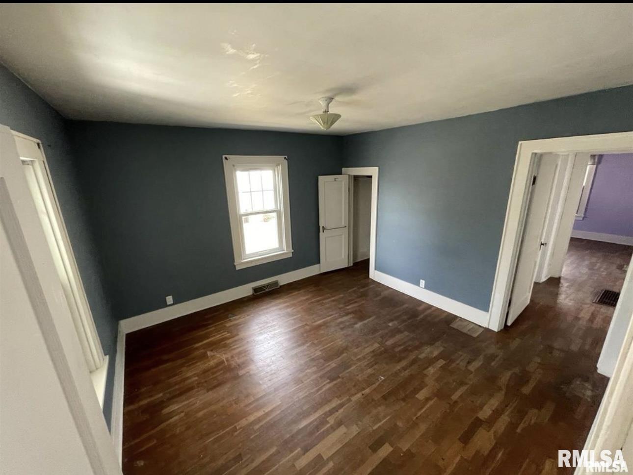 425 East 5th Street Flora, IL 62839 - Photo 9 of 47 Gallery Image 9