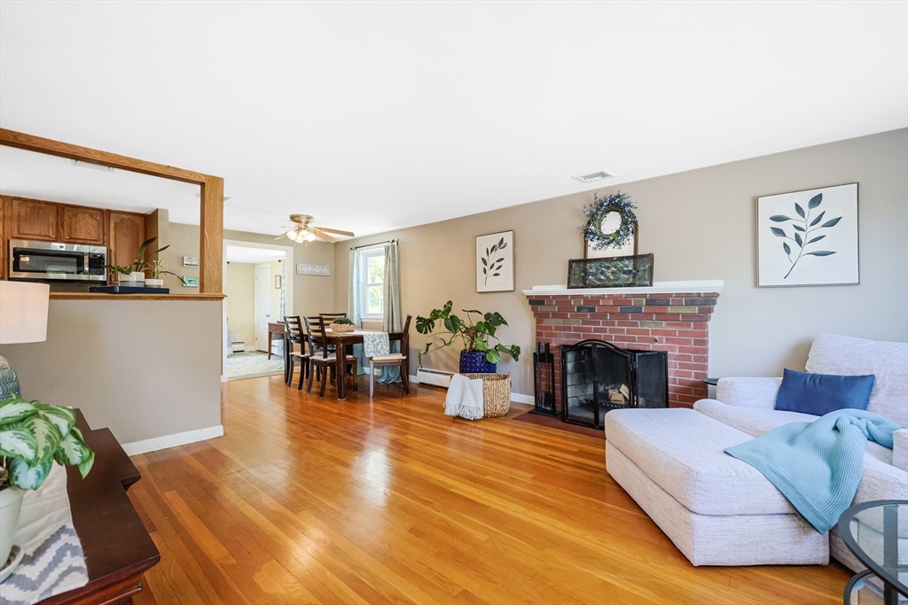 27 Sunflower Road Holbrook, MA 02343 - Photo 7 of 41 Gallery Image 7