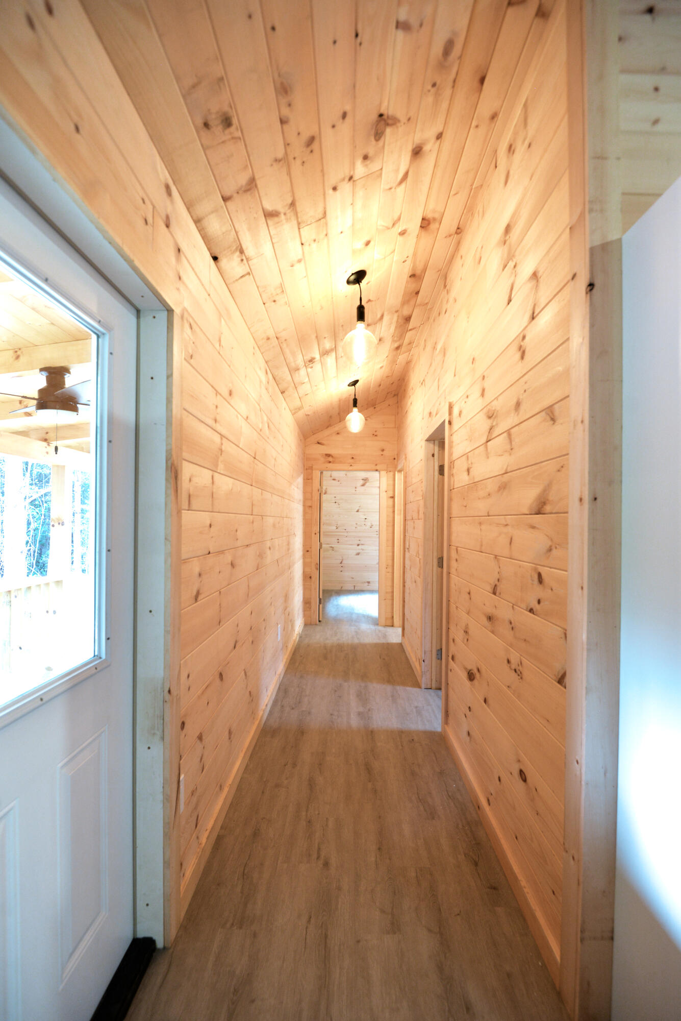 165 Mull Road Benton, TN 37307 - Photo 15 of 26 Hallway