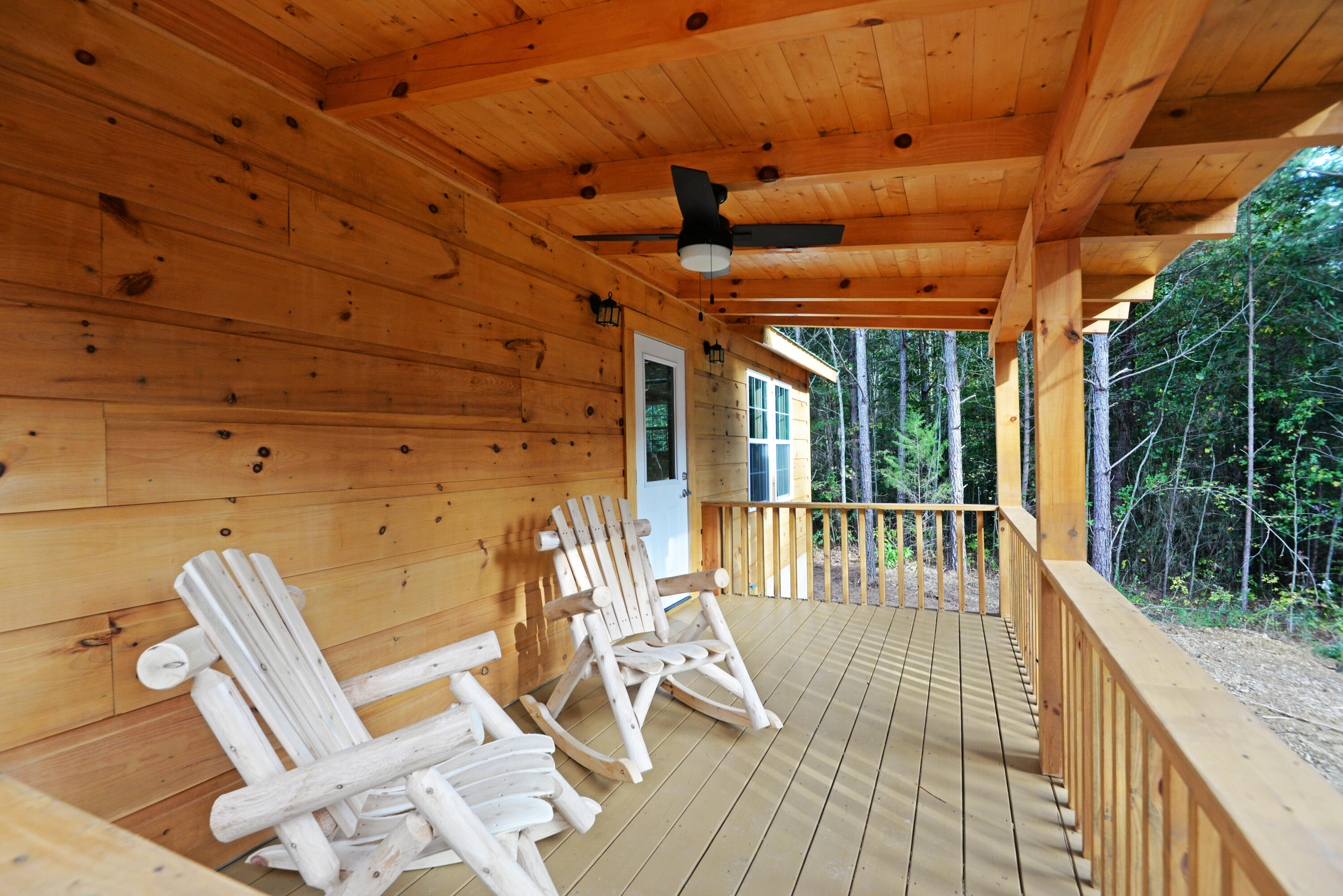 165 Mull Road Benton, TN 37307 - Photo 7 of 26 Covered front porch 1