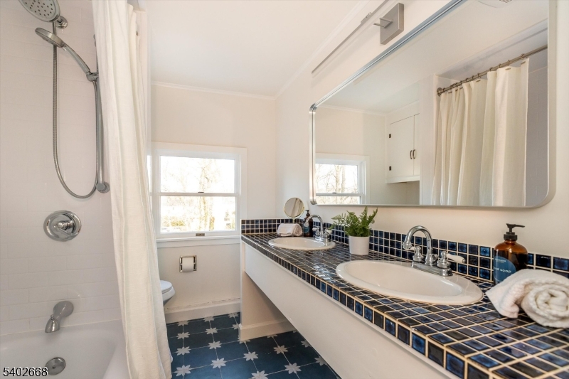 47 Oakland Road Maplewood, NJ 07040 - Photo 25 of 41