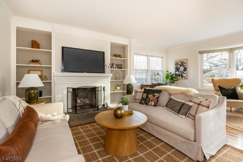 47 Oakland Road Maplewood, NJ 07040 - Photo 4 of 41