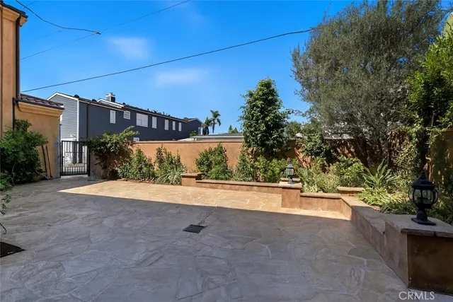 $11,400 | 439 Catalina Drive, Newport Beach, CA 92663