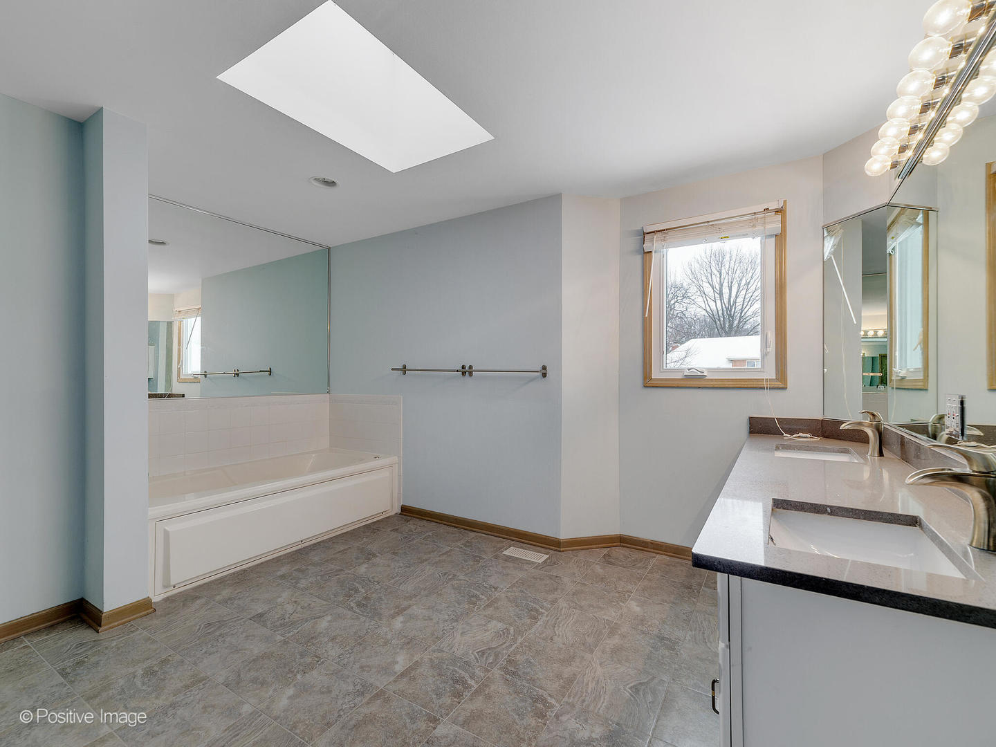 11 Roanoke Court Bolingbrook, IL 60440 - Photo 15 of 29