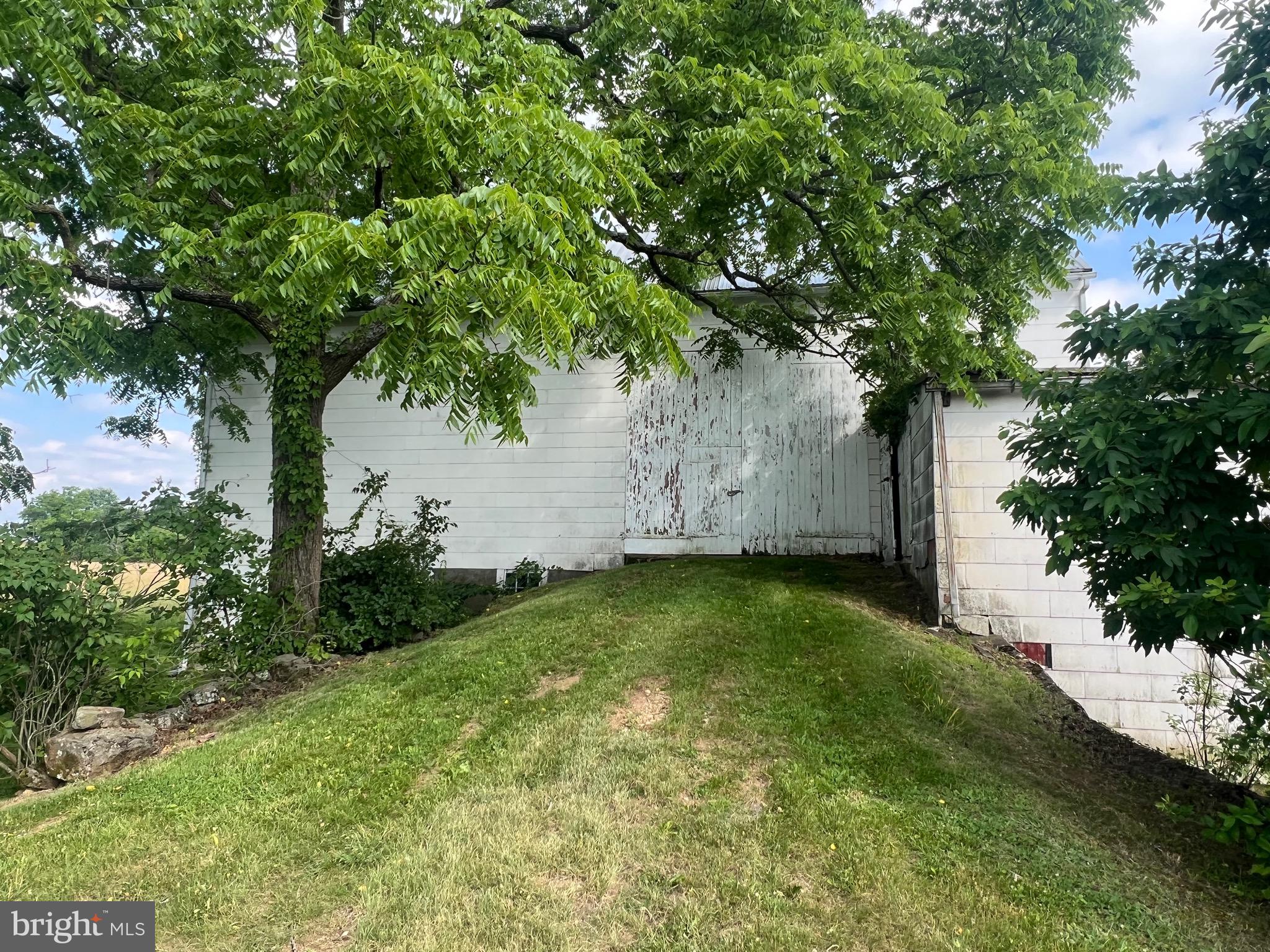 121 West Branch Road Barto, PA 19504 - Photo 3 of 13 Gallery Image 3