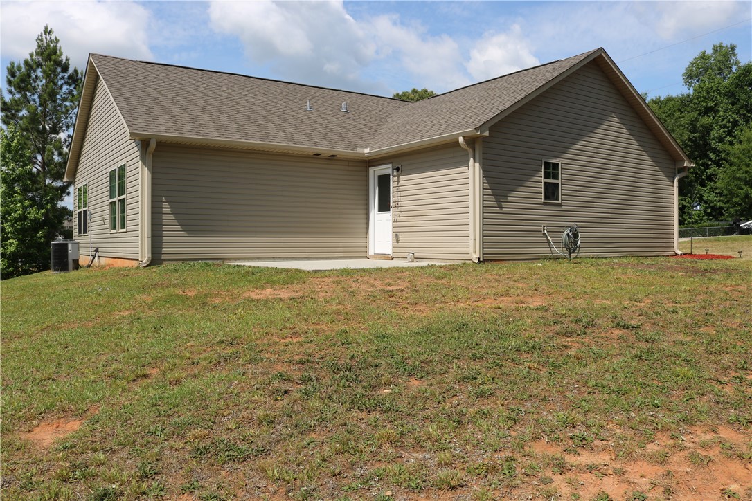 12123 Friendship Loop Drive Seneca, SC 29678 - Photo 5 of 39 Gallery Image 5