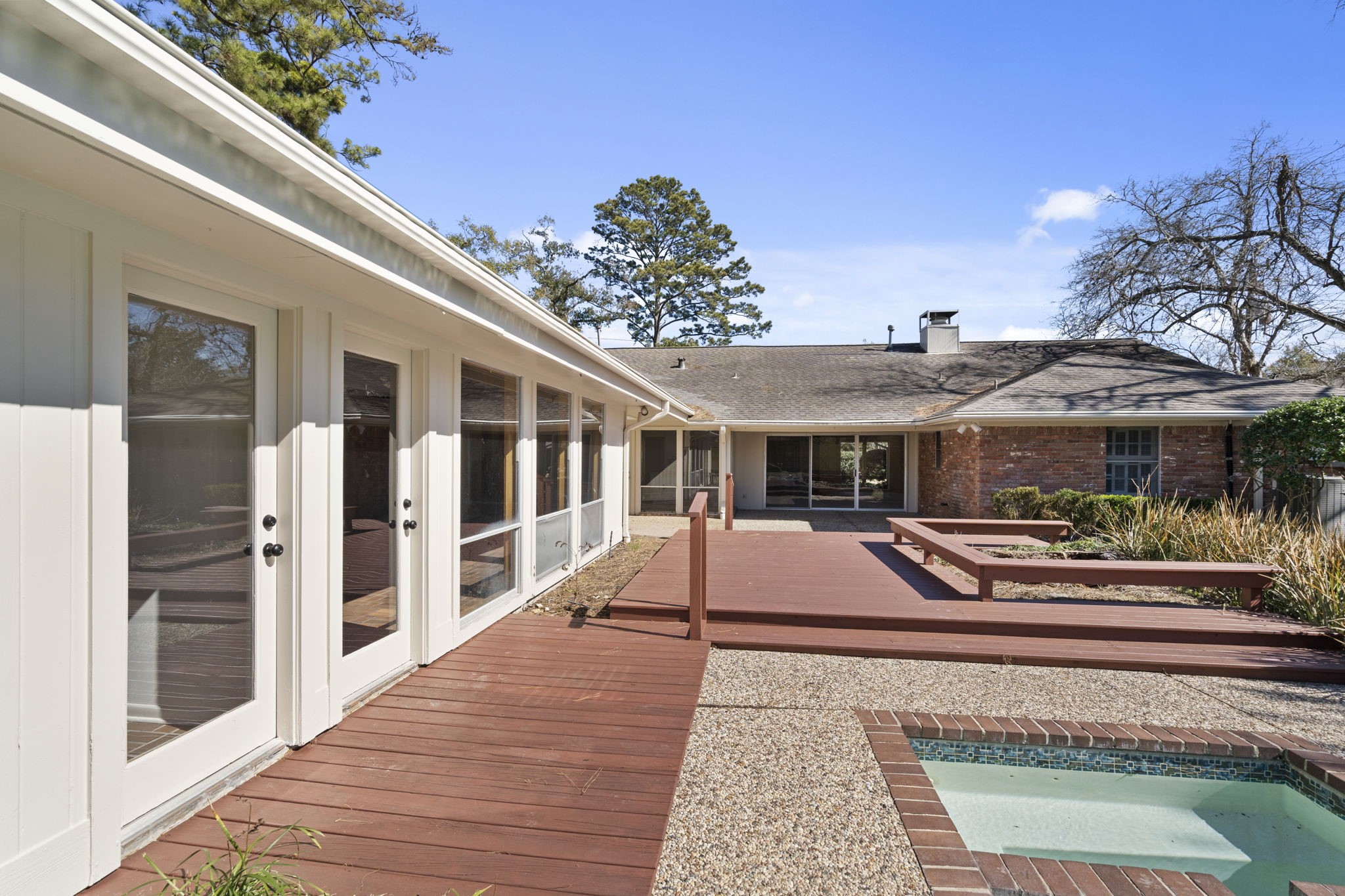 365 Piney Point Road Houston, TX 77024 - Photo 32 of 37