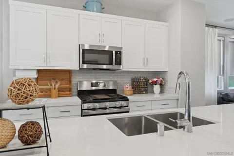 $879,000 | 1232 Sunrise View, Unit 105, San Marcos, CA 92078