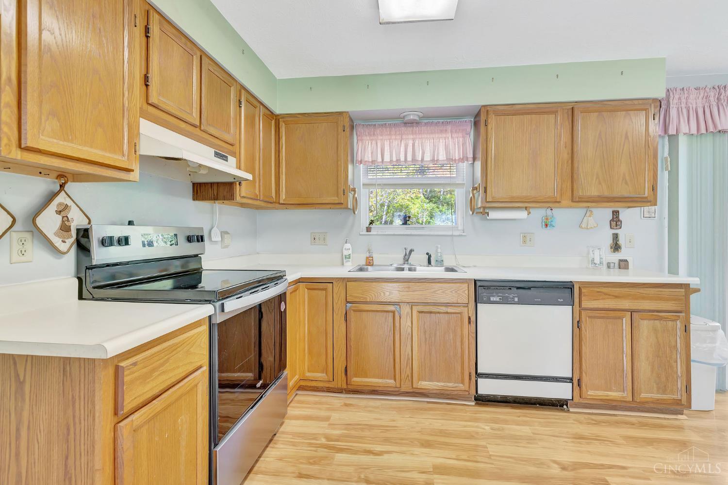3646 Rackacres Drive Cincinnati, OH 45211 - Photo 14 of 41 Gallery Image 14
