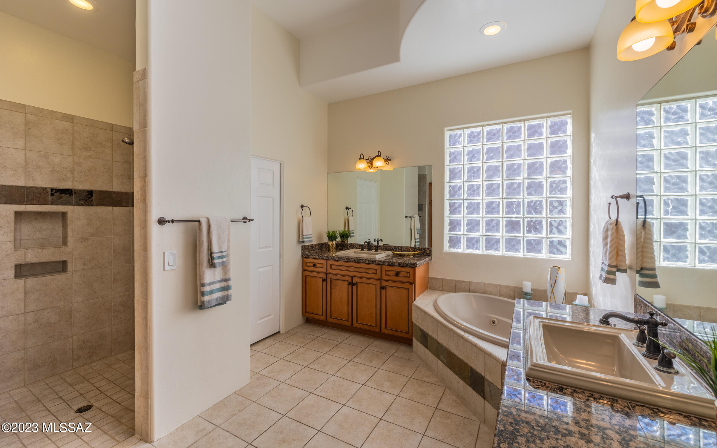 11515 North Moon Ranch Place Marana, AZ 85658 - Photo 17 of 39