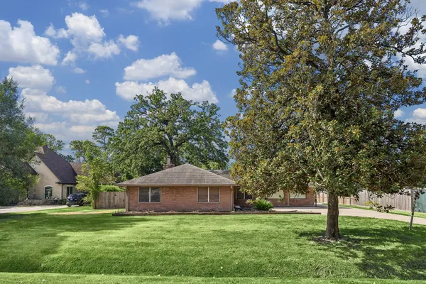 $795,000 | 10919 Britoak Lane, Houston, TX 77079