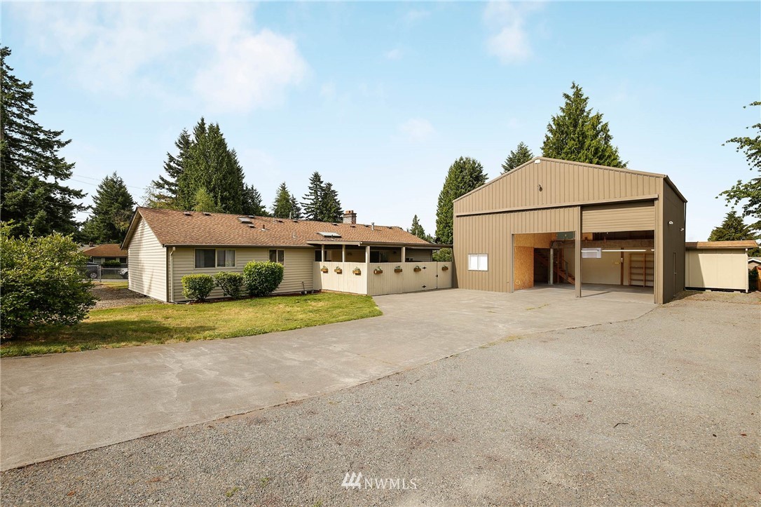 11074 Southeast 181st Street Renton, WA 98055 - Photo 1 of 24 Gallery Image 1