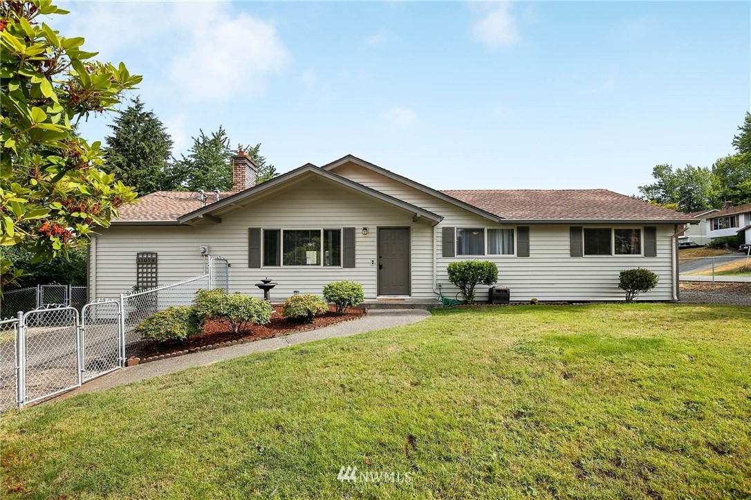 11074 Southeast 181st Street Renton, WA 98055 - Photo 2 of 24 Gallery Image 2
