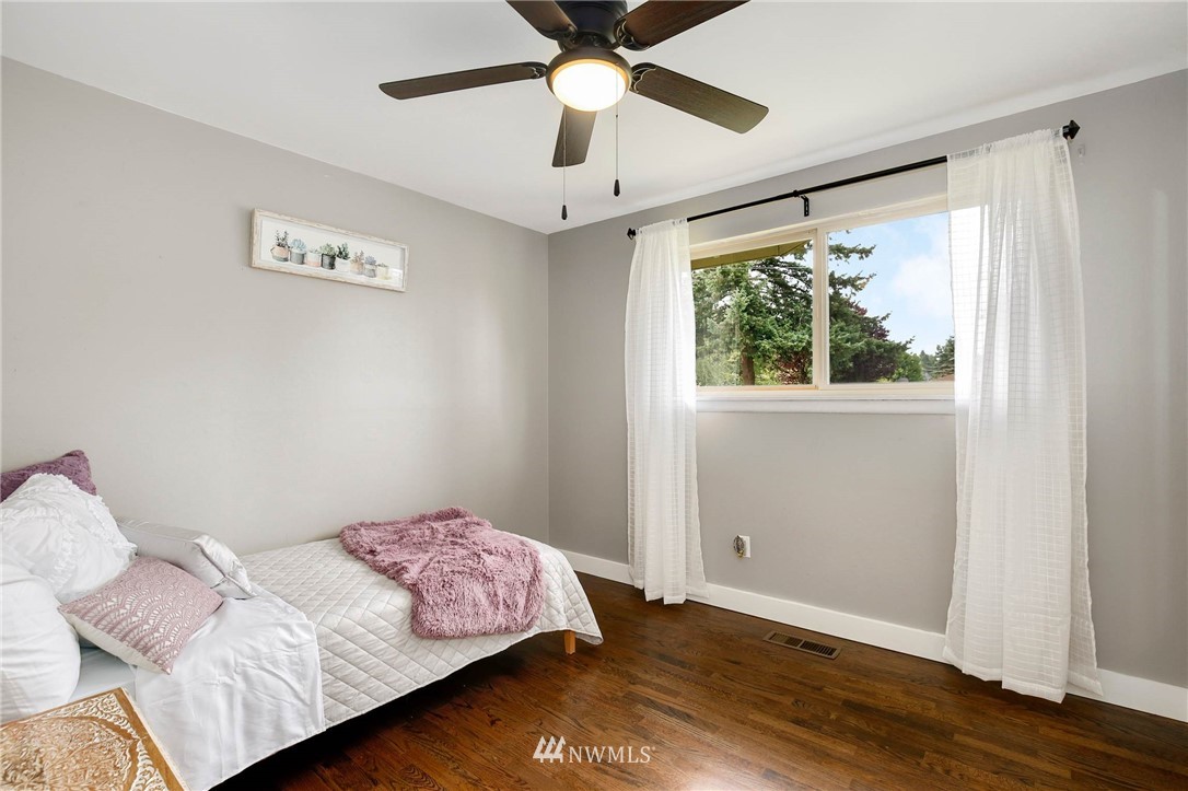 11074 Southeast 181st Street Renton, WA 98055 - Photo 18 of 24 Gallery Image 18