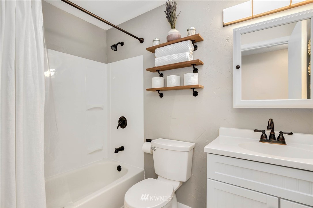 11074 Southeast 181st Street Renton, WA 98055 - Photo 19 of 24 Gallery Image 19