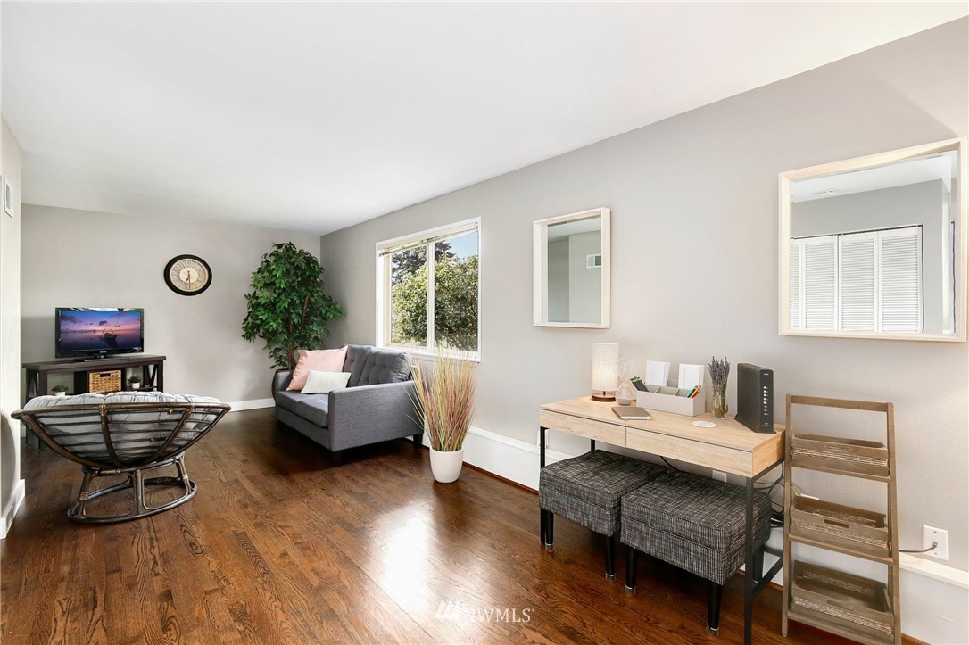 11074 Southeast 181st Street Renton, WA 98055 - Photo 9 of 24 Gallery Image 9
