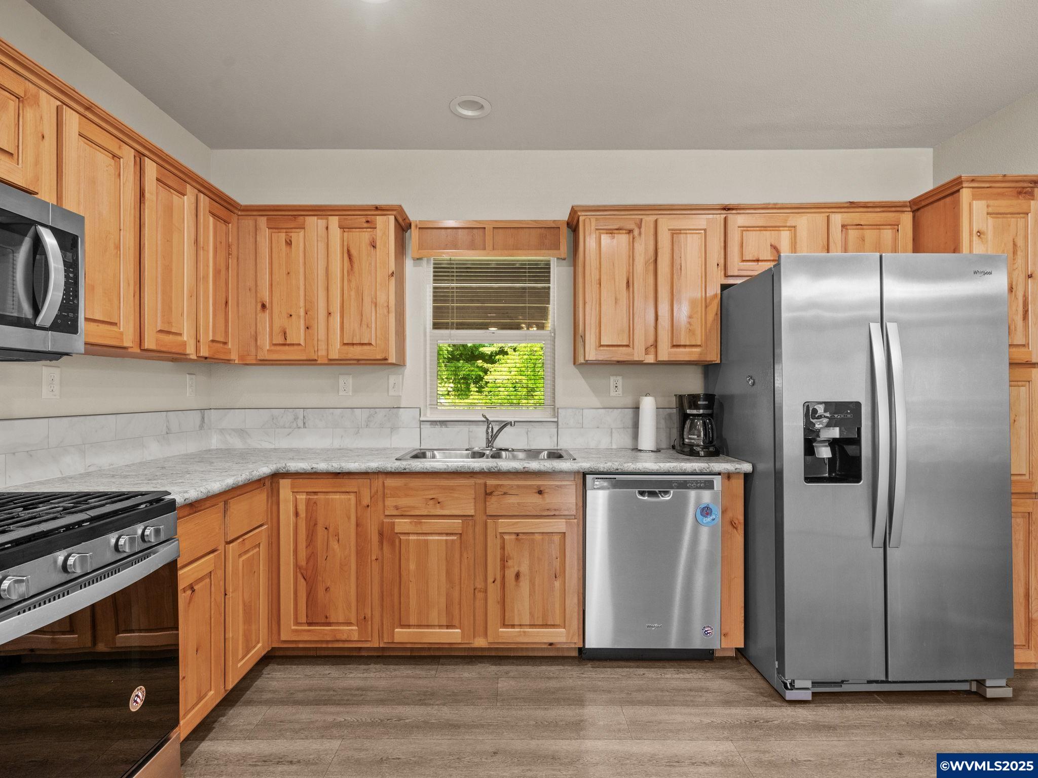 33635 North Fork Road Lyons, OR 97358 - Photo 12 of 42