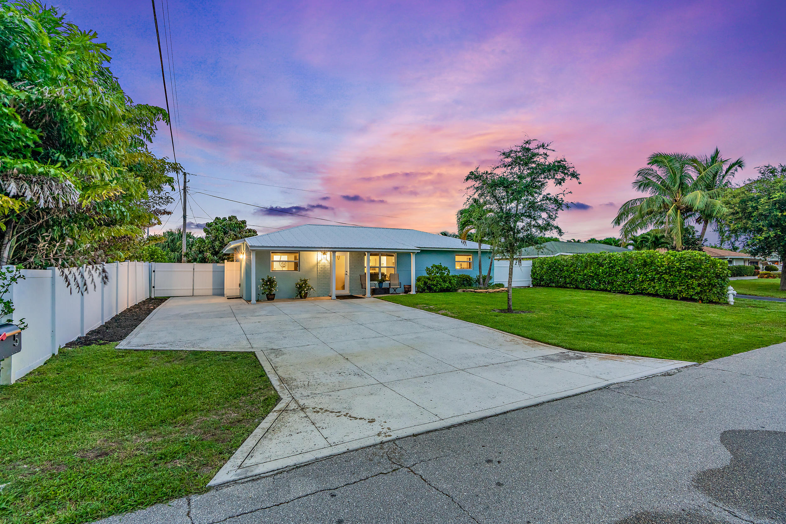 5 Windsor Road East Jupiter, FL 33469 - Photo 3 of 27 Twilights 5 Windsor Rd E-10