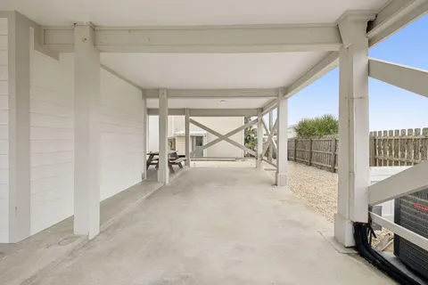 a view of a terrace with a basket ball court
