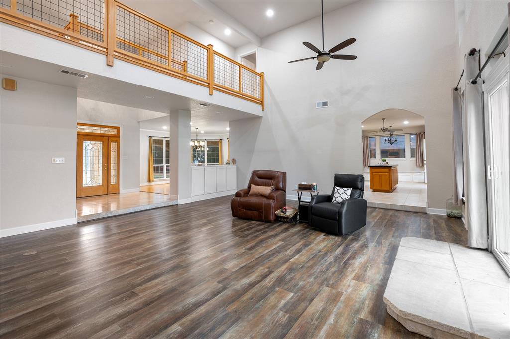 400 Indian Hills Road Gatesville, TX 76528 - Photo 10 of 38 a living room with furniture